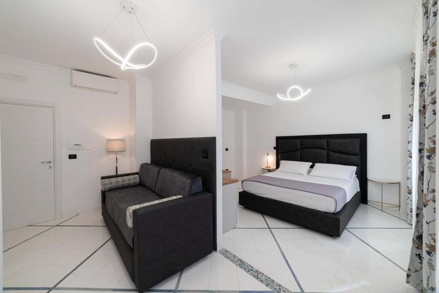 Apartments Hotel Real Suite Napoli Chiaia Mergellina Dış mekan fotoğraf