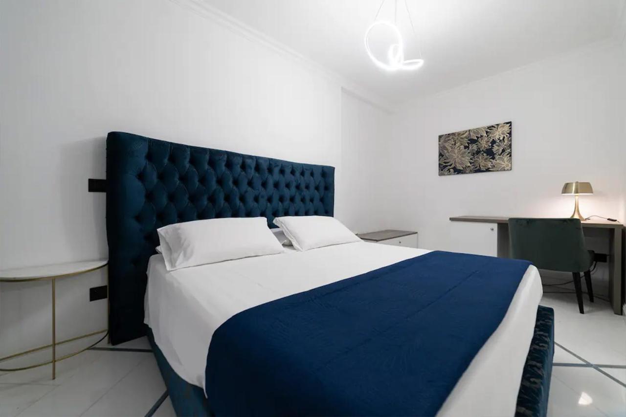 Apartments Hotel Real Suite Napoli Chiaia Mergellina Dış mekan fotoğraf