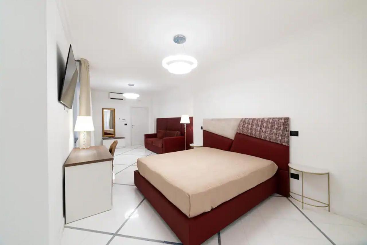 Apartments Hotel Real Suite Napoli Chiaia Mergellina Dış mekan fotoğraf
