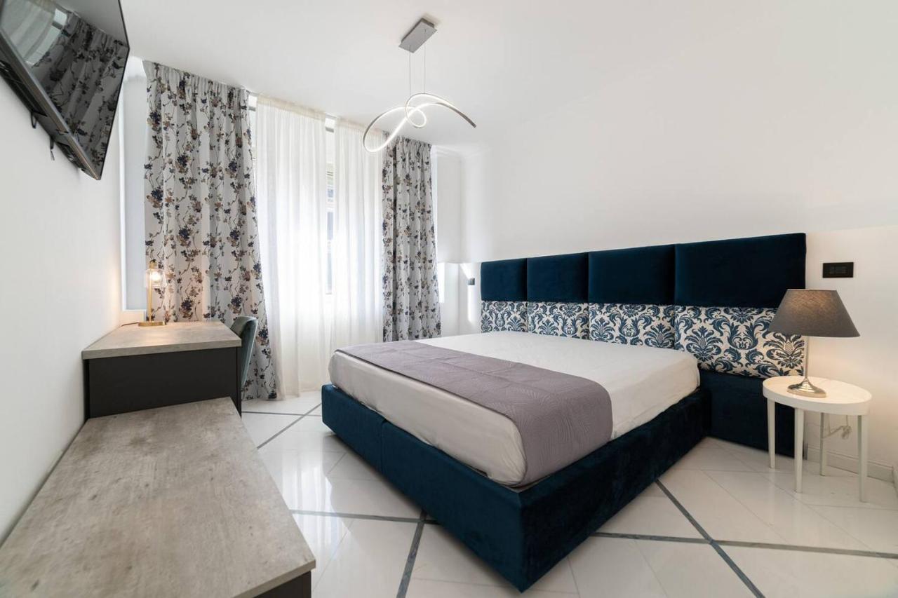 Apartments Hotel Real Suite Napoli Chiaia Mergellina Dış mekan fotoğraf
