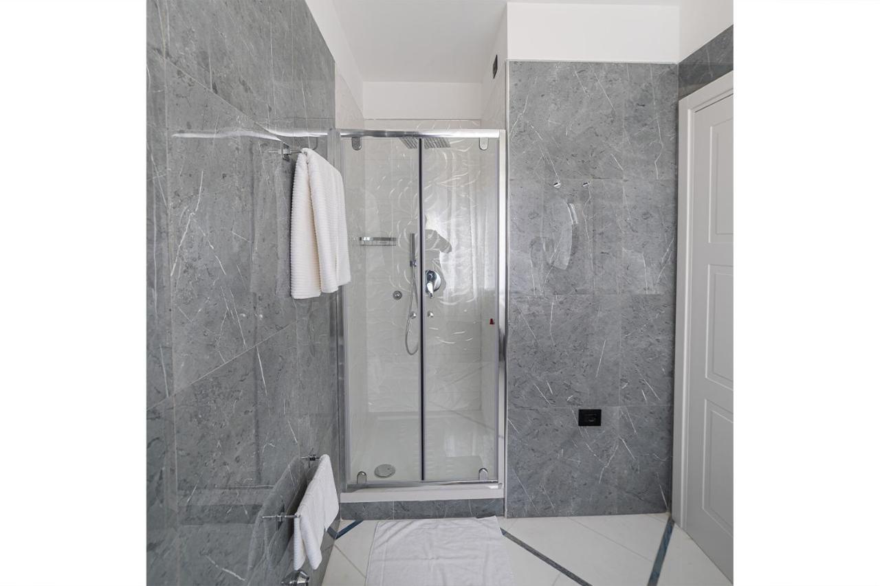 Apartments Hotel Real Suite Napoli Chiaia Mergellina Dış mekan fotoğraf